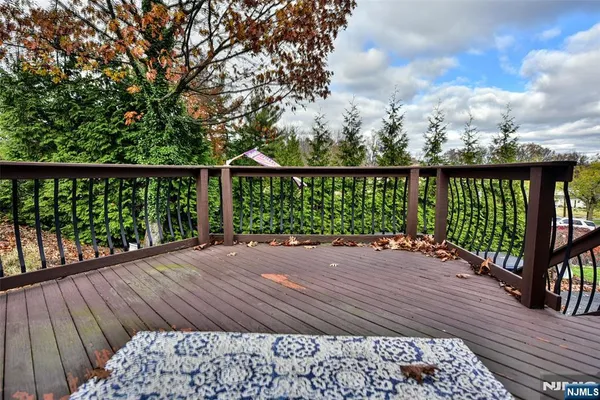 $899,900 | 7 Jefferson Place, Wayne, NJ 07470