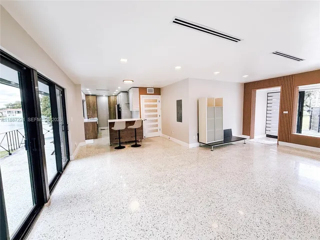 $5,900 | 425 Northeast 103rd Street, Unit 425, Miami Shores, FL 33138