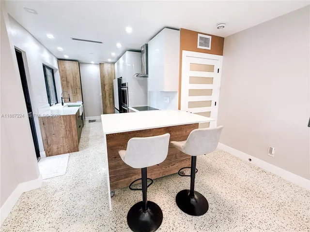 $5,900 | 425 Northeast 103rd Street, Unit 425, Miami Shores, FL 33138