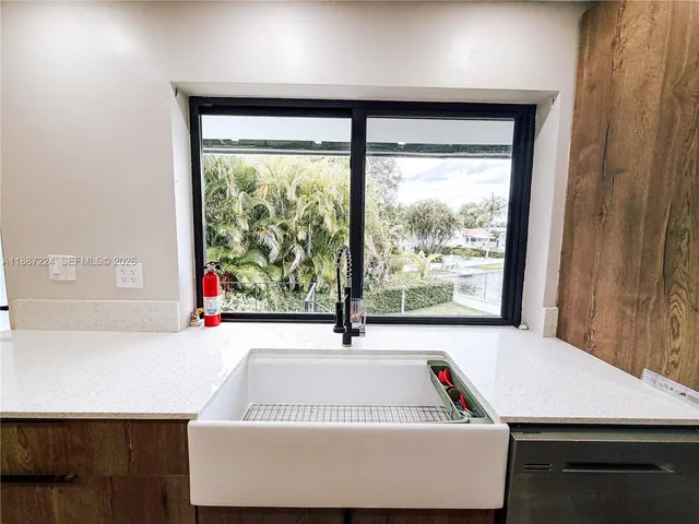 $5,900 | 425 Northeast 103rd Street, Unit 425, Miami Shores, FL 33138