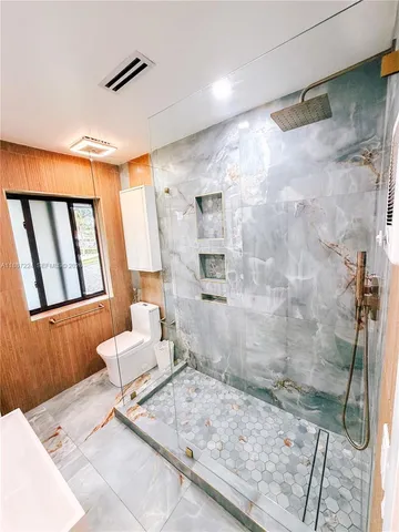 $5,900 | 425 Northeast 103rd Street, Unit 425, Miami Shores, FL 33138