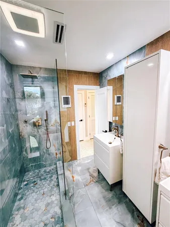 $5,900 | 425 Northeast 103rd Street, Unit 425, Miami Shores, FL 33138