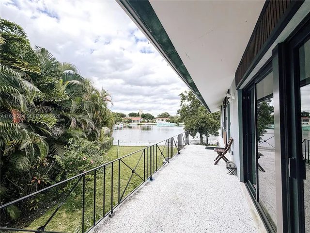 $5,900 | 425 Northeast 103rd Street, Unit 425, Miami Shores, FL 33138