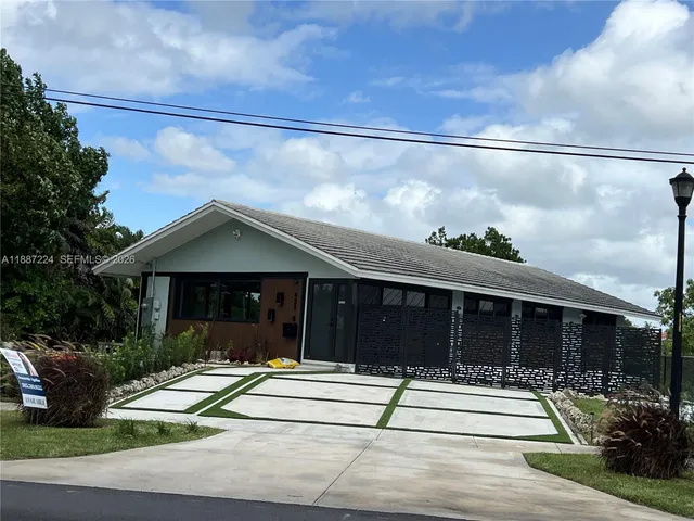 $5,900 | 425 Northeast 103rd Street, Unit 425, Miami Shores, FL 33138