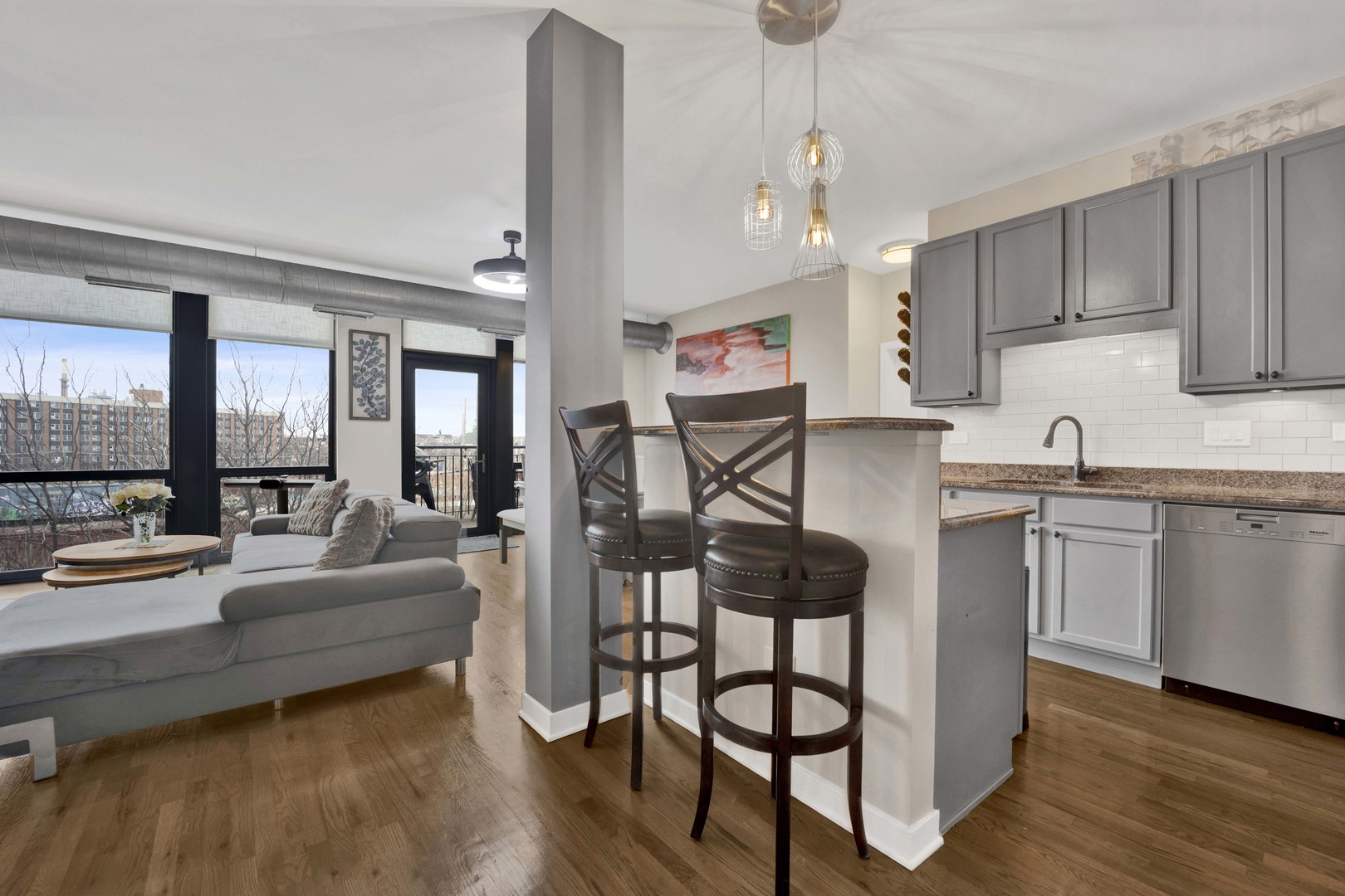 1151 West 15th Street, Unit 401 Chicago, IL 60608 - Photo 3 of 22