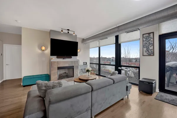 $419,999 | 1151 West 15th Street, Unit 401, Chicago, IL 60608
