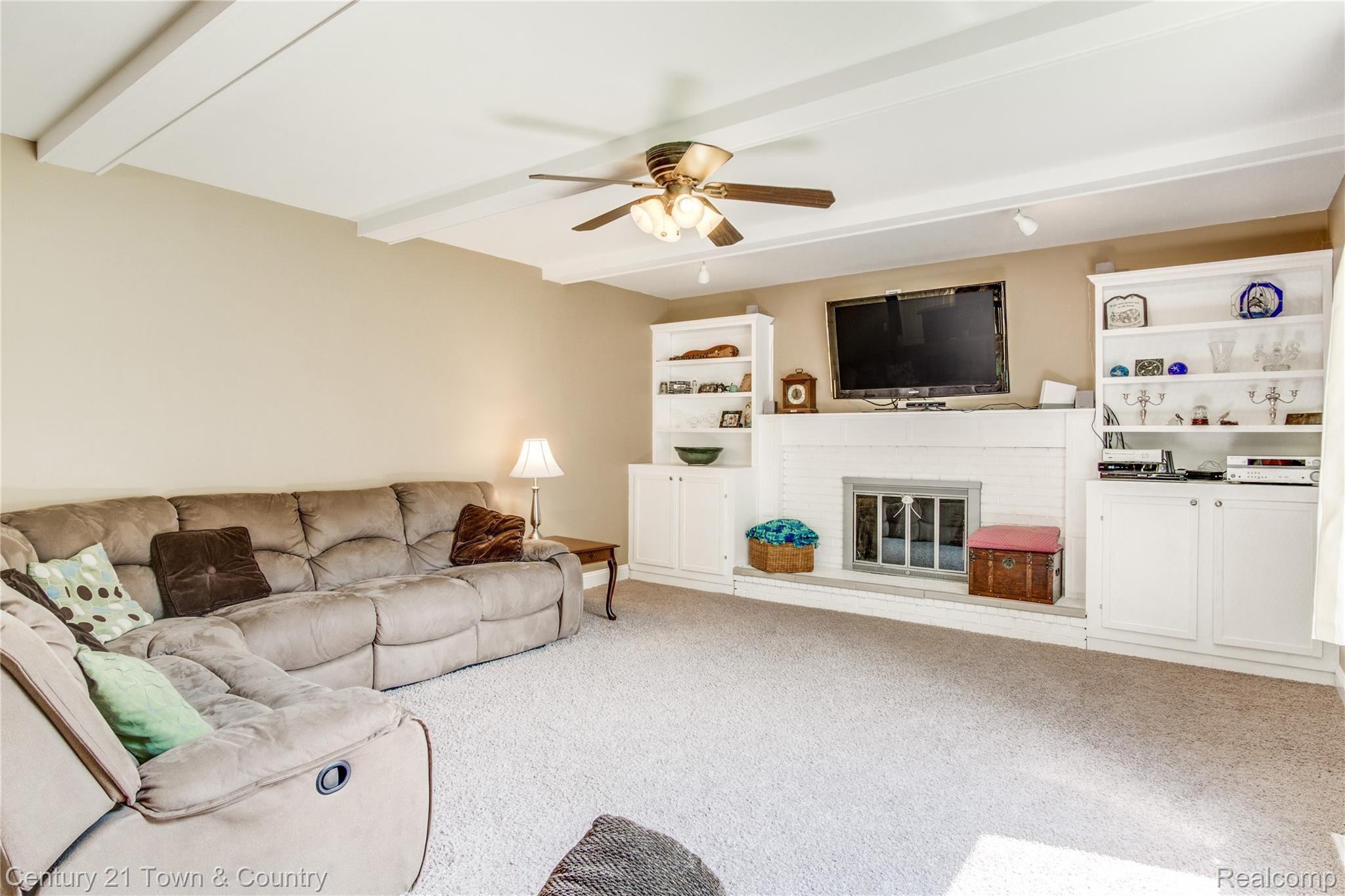 548 Ten Point Drive Rochester, MI 48309 - Photo 26 of 46 Interiors (24 of 41).jpg