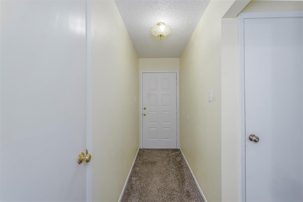 617 Rolling Ridge Court Azle, TX 76020 - Photo 12 of 20 Corridor