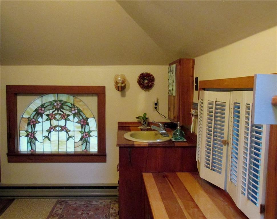 881 Oak Hill Road Swanville, ME 04915 - Photo 22 of 23 2'nd floor bath with lovely stained...