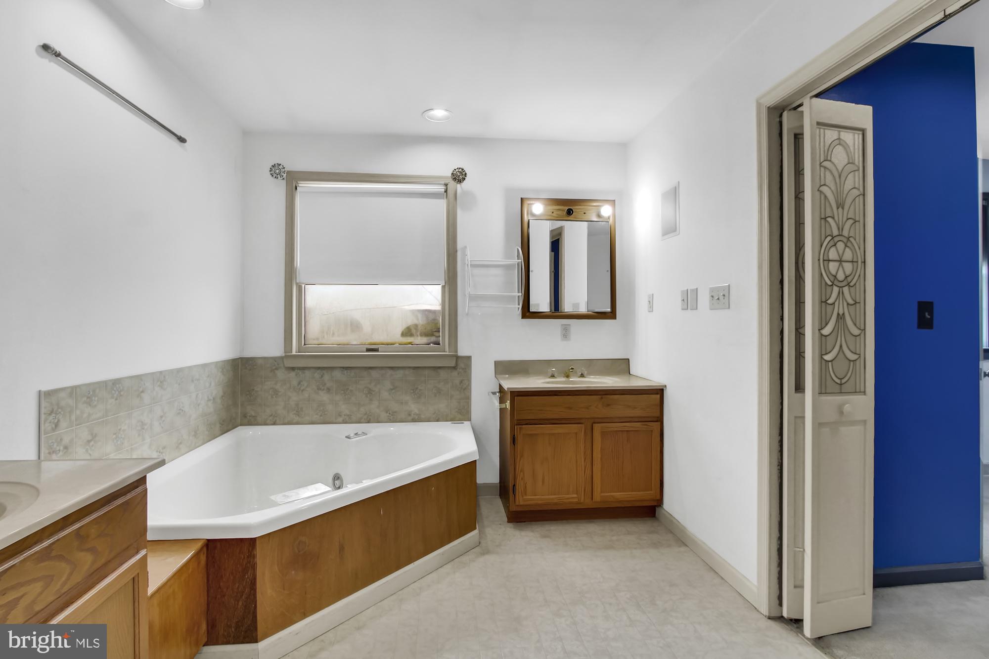 365 Codorus Furnace Road Mount Wolf, PA 17347 - Photo 21 of 43 Master Bath with sunk in tub...