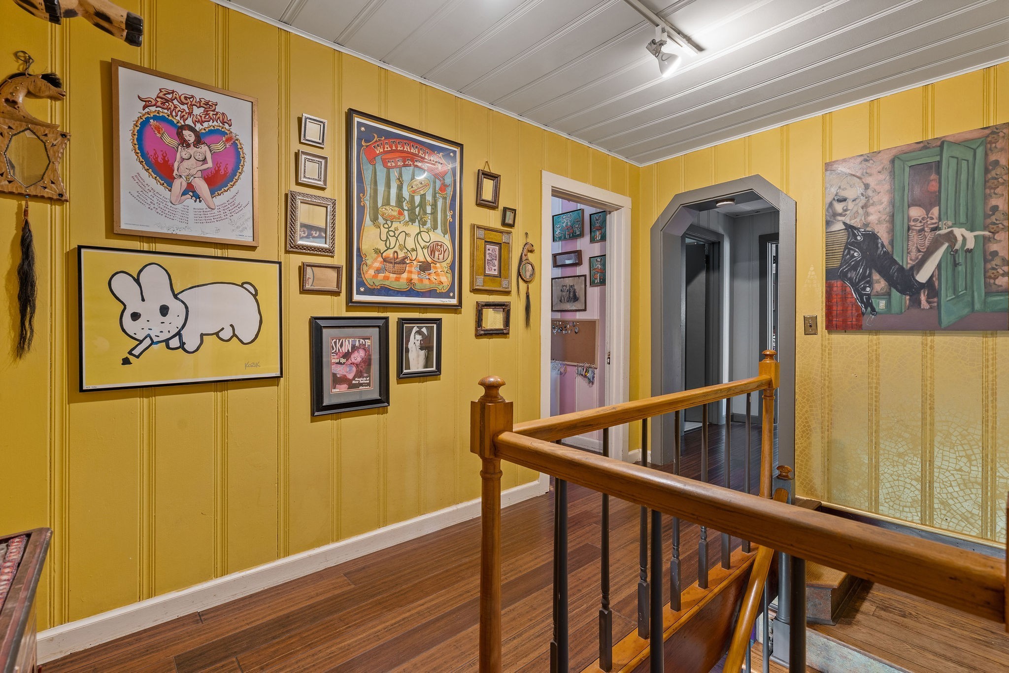 7139 Kingston Road Fairview, TN 37062 - Photo 32 of 48 a view of a hallway with wooden floor and furniture
