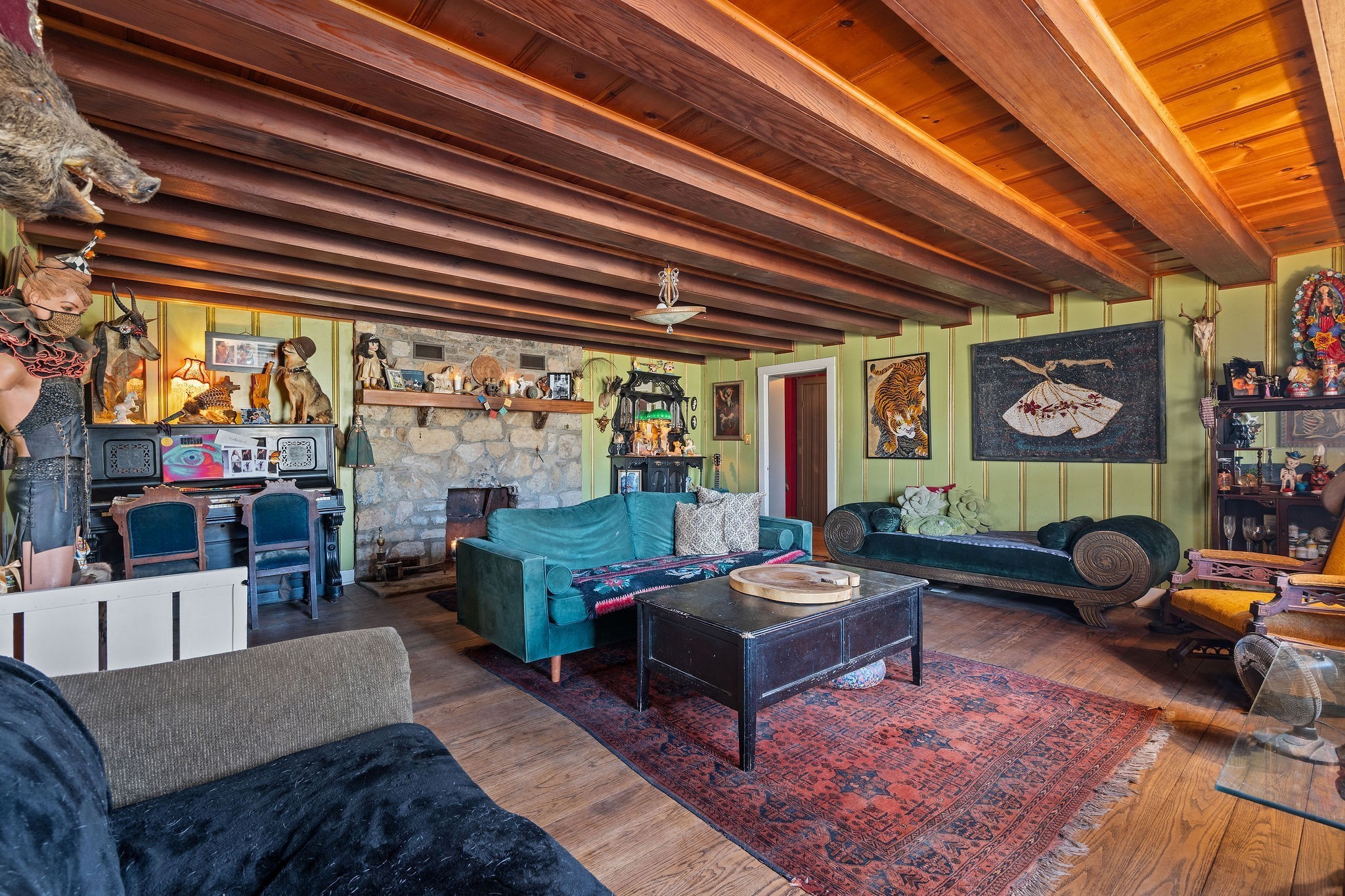 7139 Kingston Road Fairview, TN 37062 - Photo 35 of 43 a living room with furniture and a flat screen tv