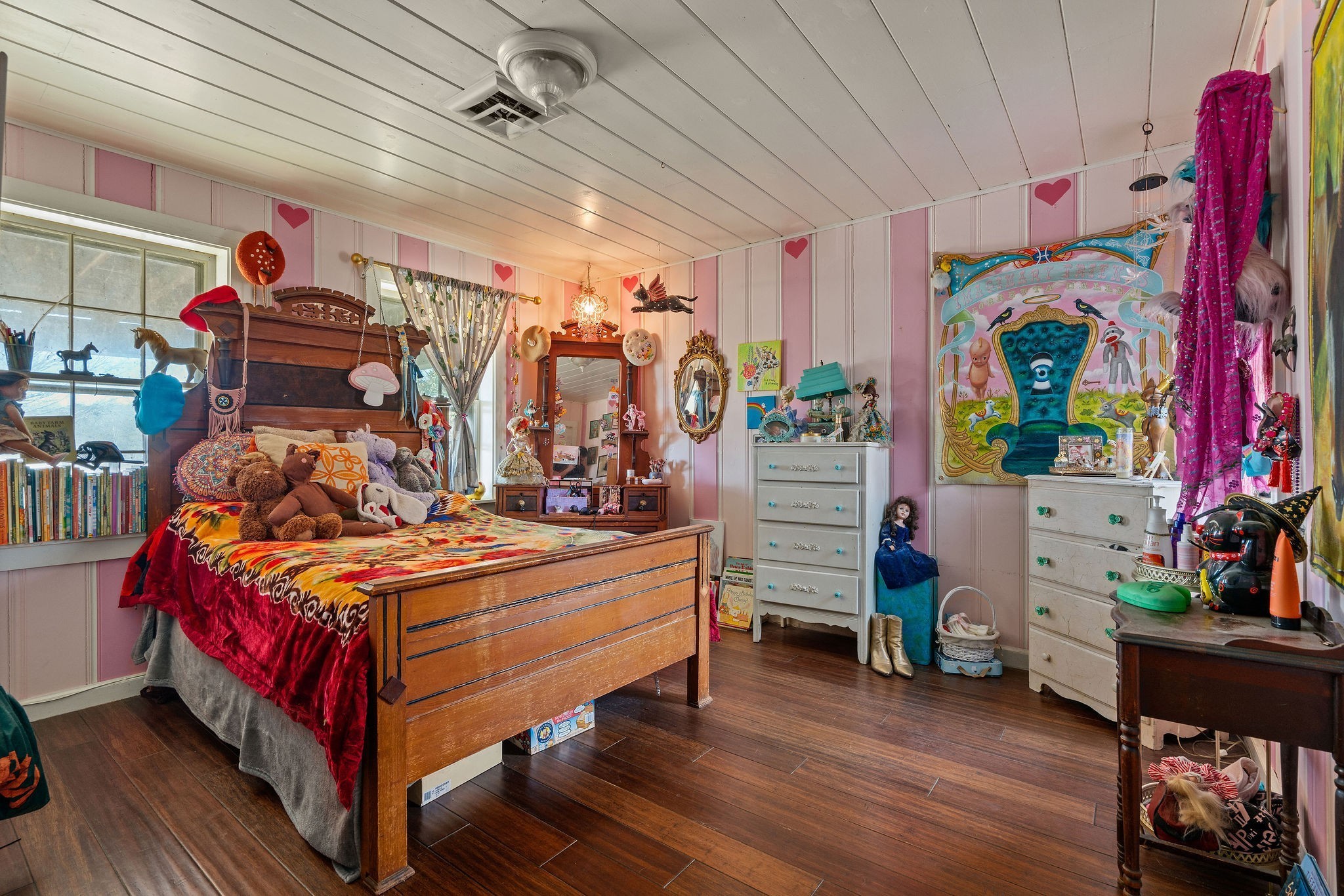 7139 Kingston Road Fairview, TN 37062 - Photo 37 of 48 a bed room with a bed and a baby bed