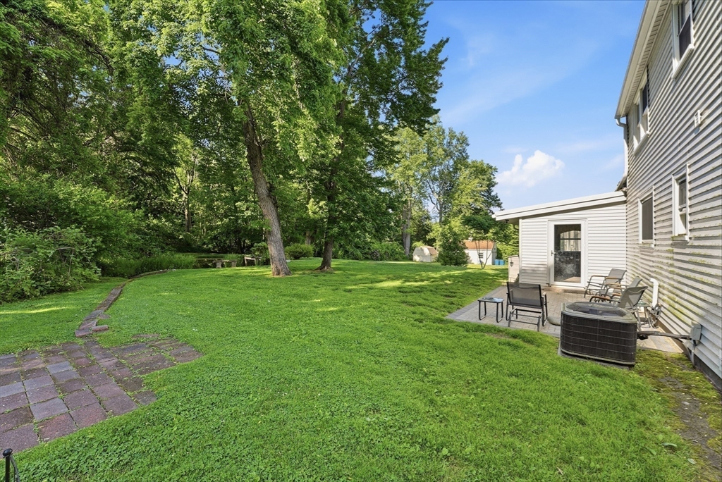 272 Prospect Avenue West Springfield, MA 01089 - Photo 33 of 39