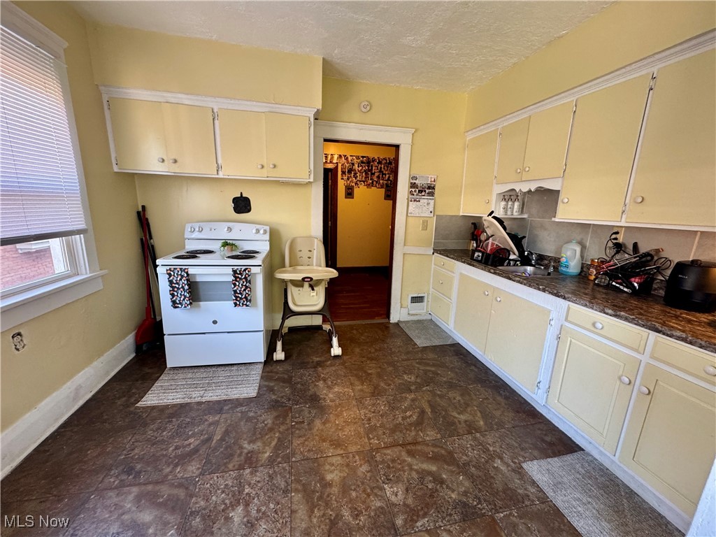 823 Decatur Street Sandusky, OH 44870 - Photo 4 of 6