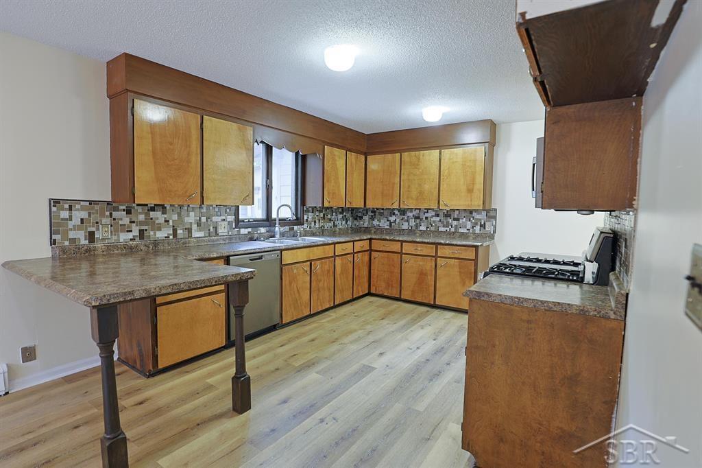 1531 South Castor Road Midland, MI 48640 - Photo 10 of 84 50191001-2505223b-fe4f-49c4-91c3-8e584cfea68b.JPG