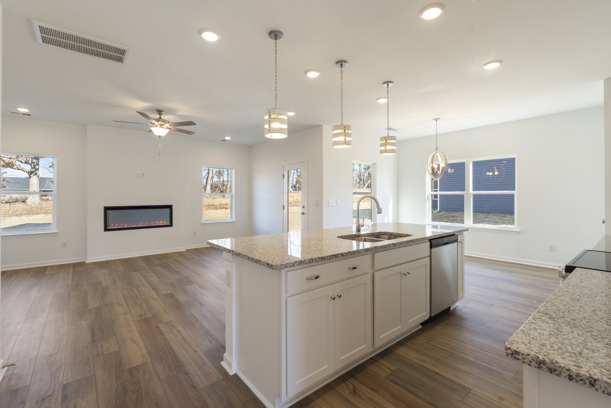 2260 Ireland Way Clarksville, TN 37042 - Photo 5 of 25