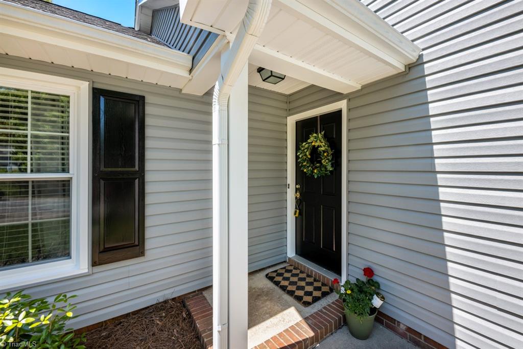 3216 Timberwolf Avenue High Point, NC 27265 - Photo 2 of 20 Entry