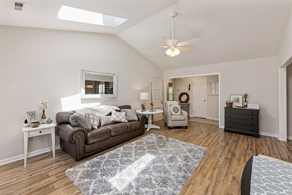 3216 Timberwolf Avenue High Point, NC 27265 - Photo 12 of 20 Living Room