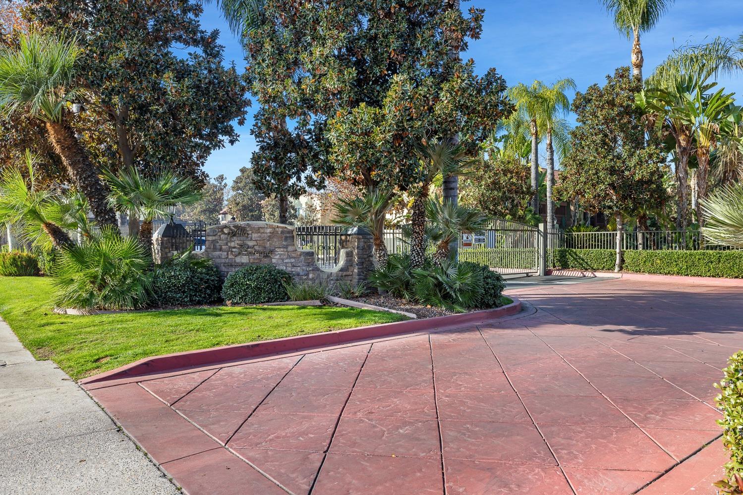 2881 Huntington Boulevard, Unit 137 Fresno, CA 93721 - Photo 27 of 29 a view of a park