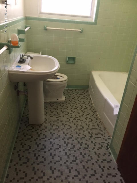 7148 Dade Road Jacksonville, FL 32254 - Photo 10 of 20 Bath2