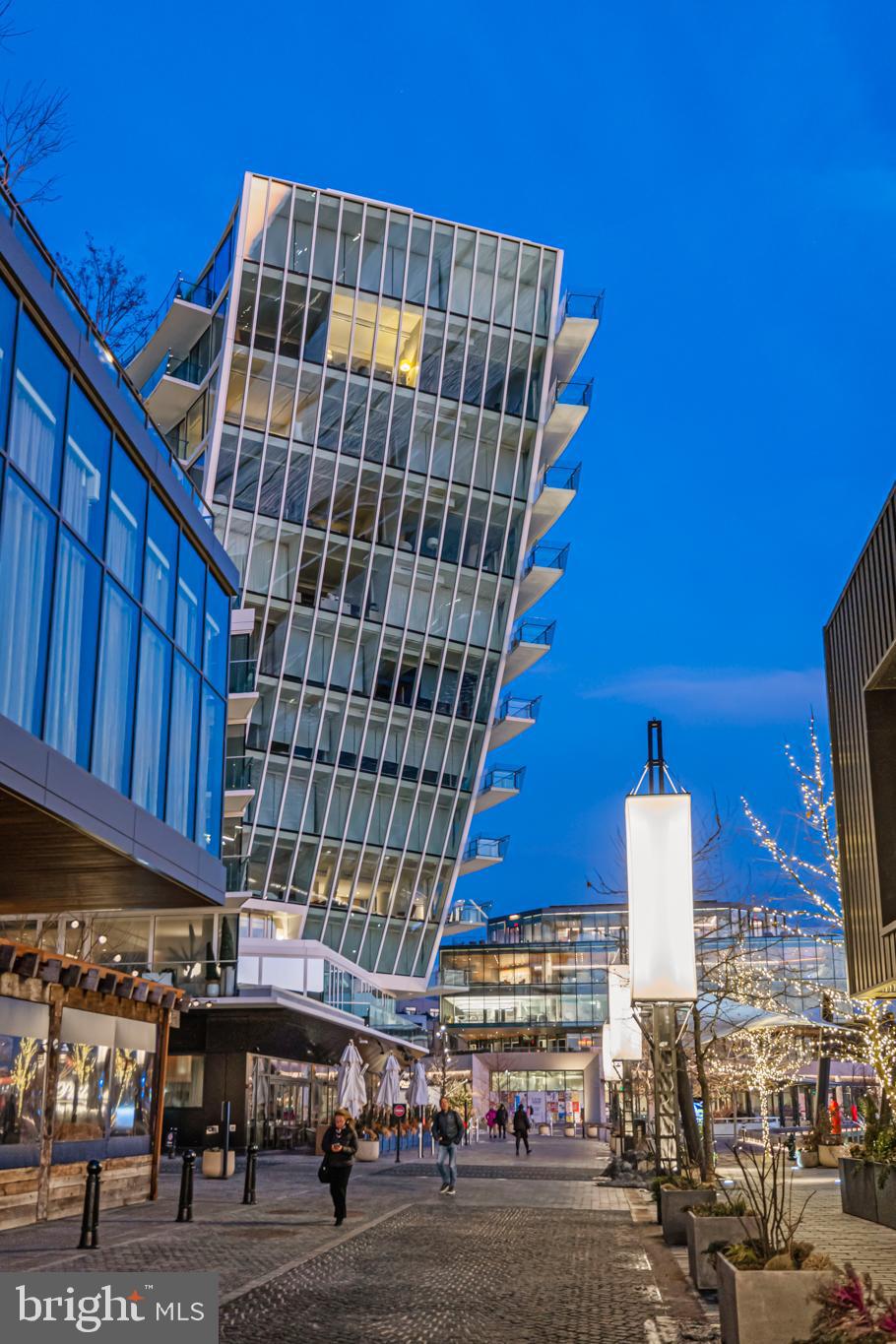 601 Wharf Street Southwest, Unit 602 Washington, DC 20024 - Photo 4 of 104