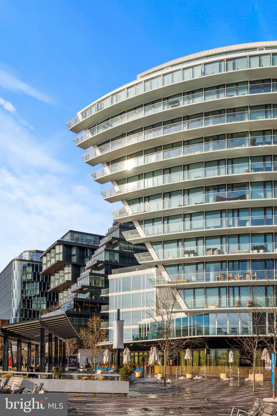 601 Wharf Street Southwest, Unit 602 Washington, DC 20024 - Photo 65 of 104 a view of a large building