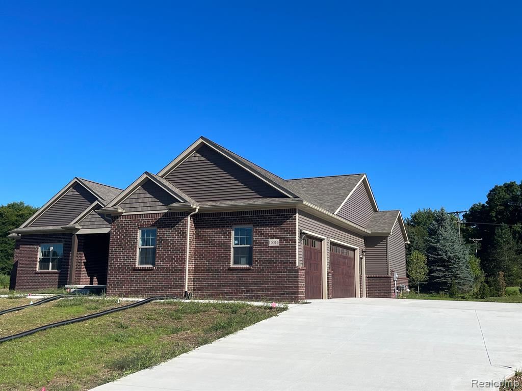 10015 Quarry Ridge Road Clarkston, MI 48346 - Photo 2 of 21