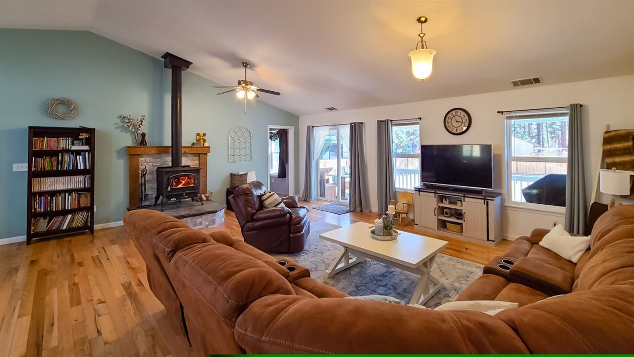 5107 Muskrat Road Weed, CA 96094 - Photo 4 of 19 Gallery Image 4