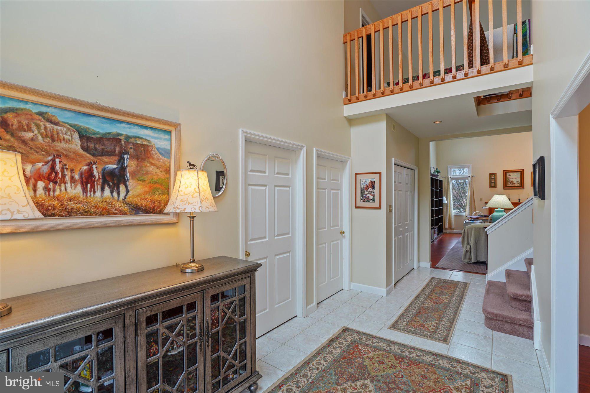 17 Laura Court Sinking Spring, PA 19608 - Photo 3 of 35 Foyer