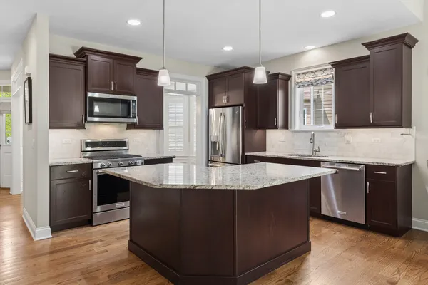 $492,000 | 2757 Nicole Circle, Aurora, IL 60502