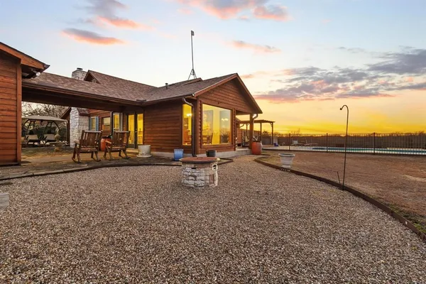 a view of a outdoor space