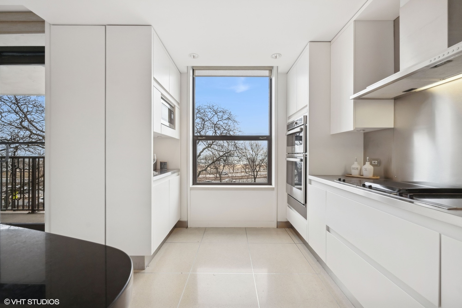 1040 North Lake Shore Drive, Unit 4D Chicago, IL 60611 - Photo 14 of 48