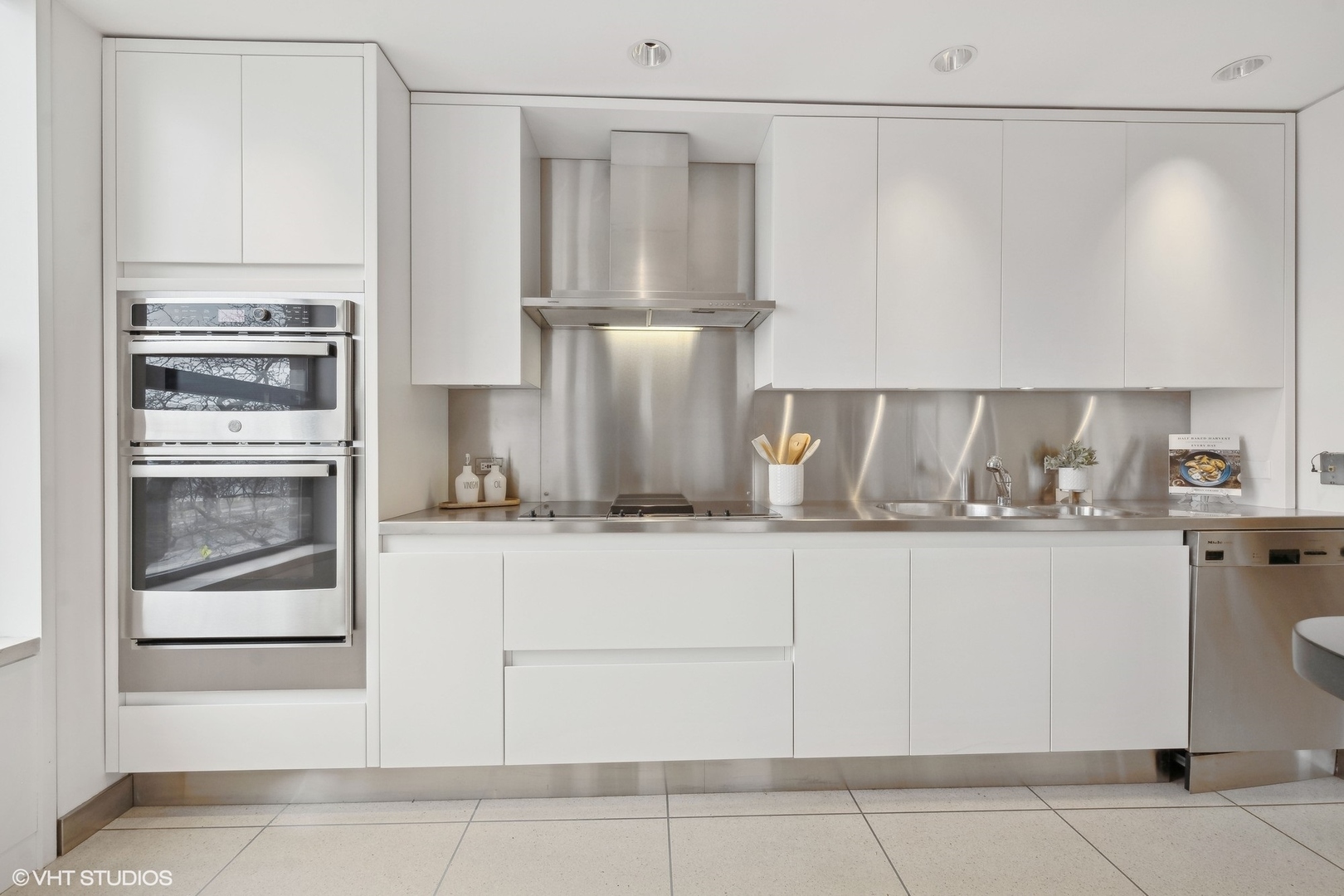 1040 North Lake Shore Drive, Unit 4D Chicago, IL 60611 - Photo 15 of 48