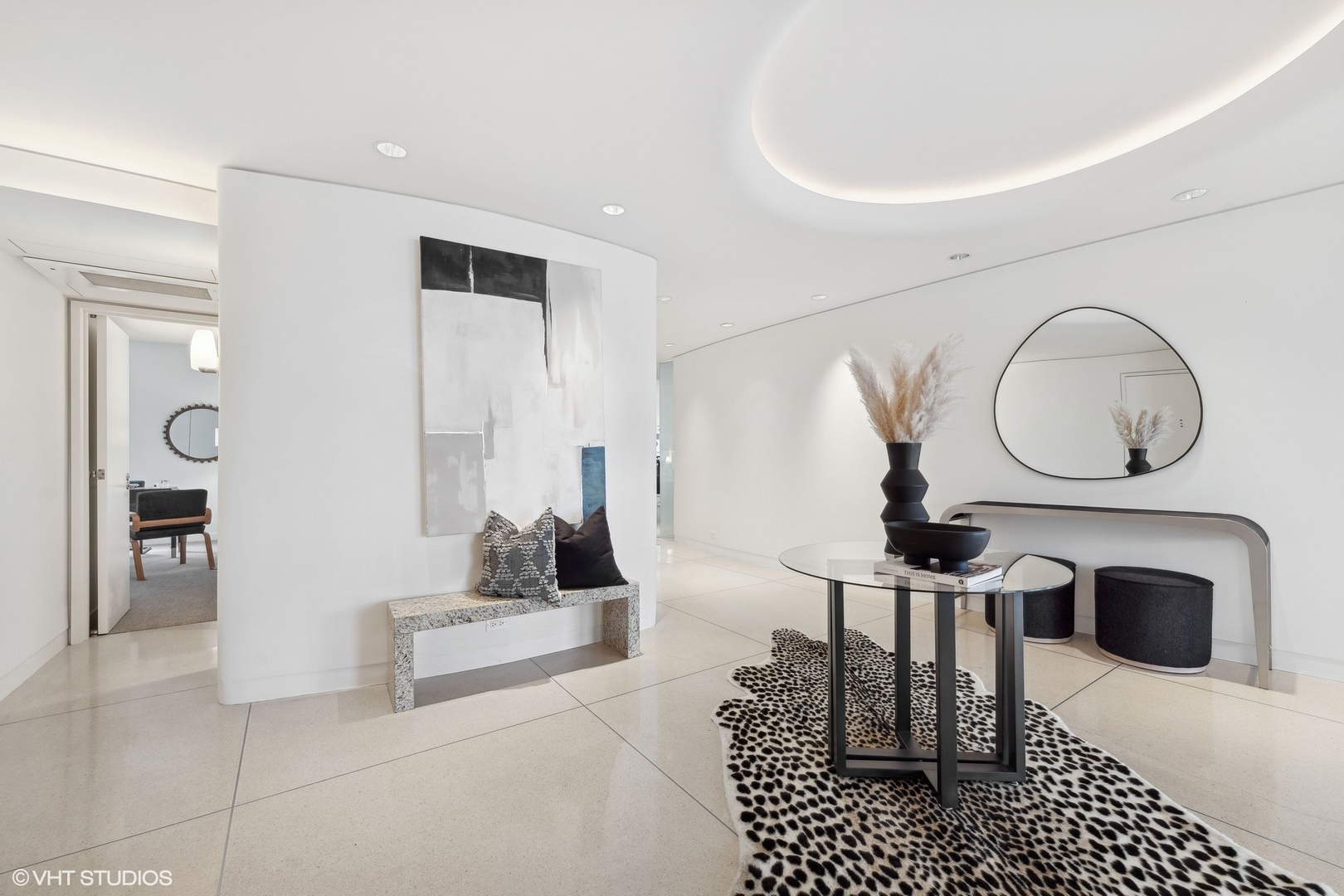 1040 North Lake Shore Drive, Unit 4D Chicago, IL 60611 - Photo 2 of 48