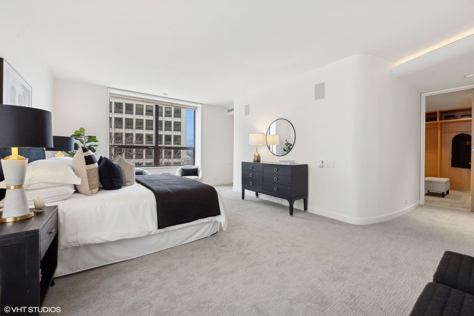 1040 North Lake Shore Drive, Unit 4D Chicago, IL 60611 - Photo 27 of 48