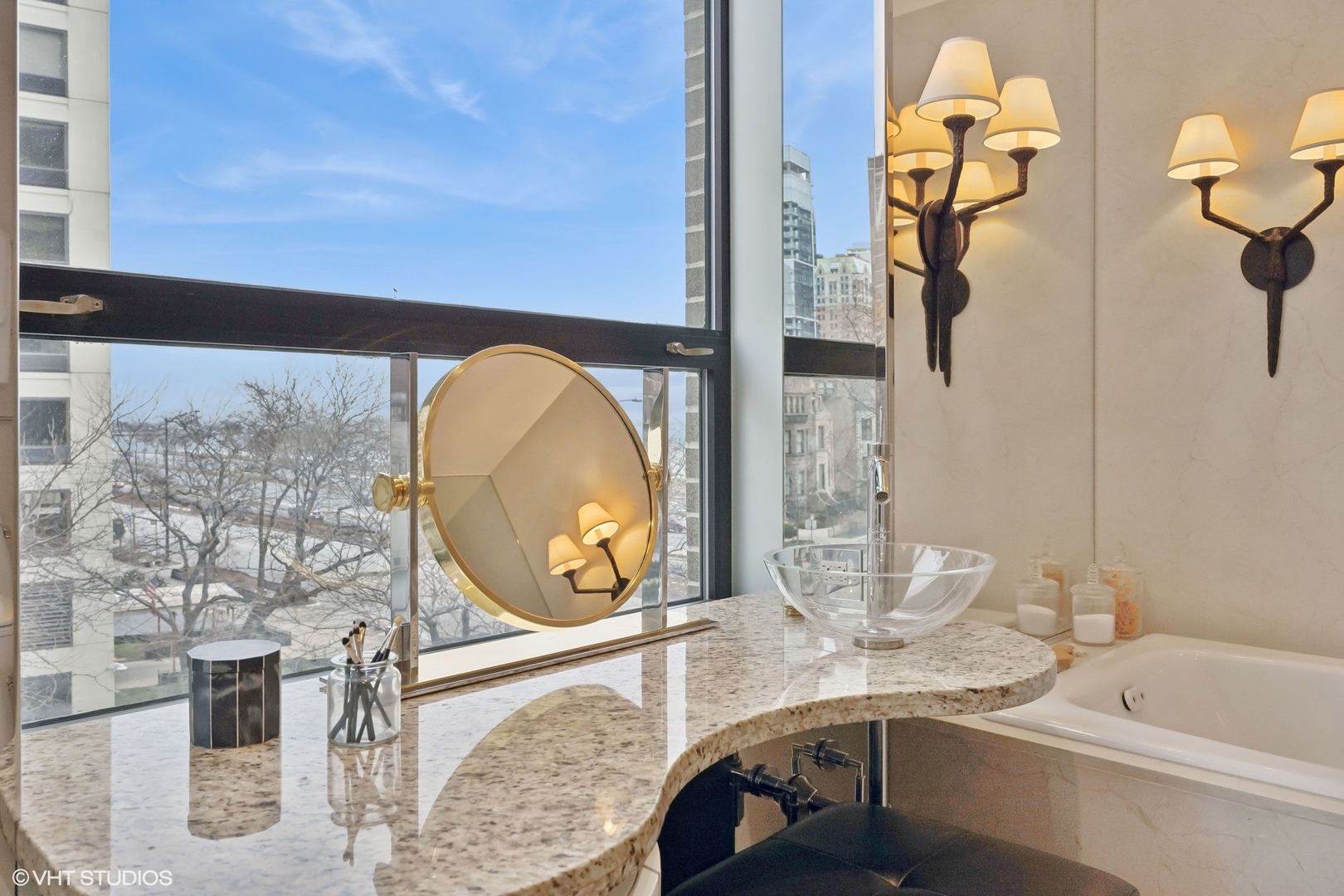 1040 North Lake Shore Drive, Unit 4D Chicago, IL 60611 - Photo 31 of 48