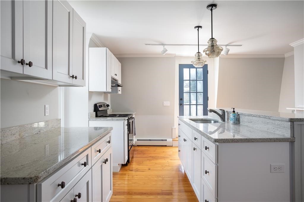 29 Champlin Street, Unit L2 Newport, RI 02840 - Photo 4 of 10