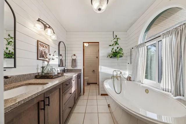 $1,495,000 | 4955 Highway 70 West, Dickson, TN 37055