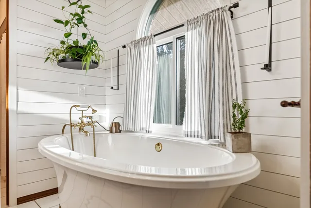 $1,495,000 | 4955 Highway 70 West, Dickson, TN 37055