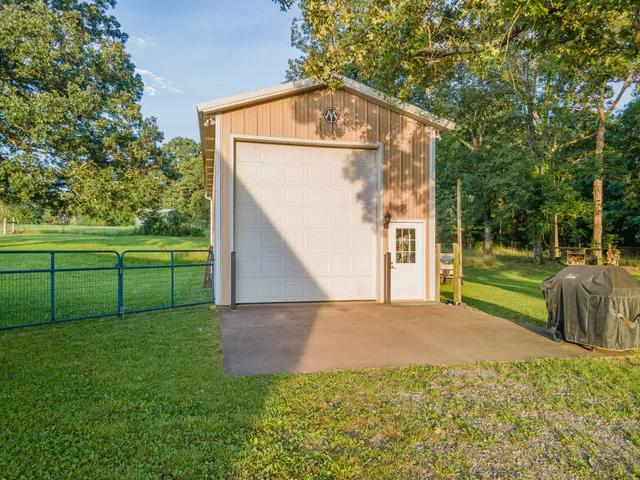 $1,495,000 | 4955 Highway 70 West, Dickson, TN 37055