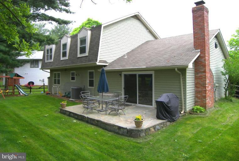 11 Blueberry Ridge Court Potomac, MD 20854 - Photo 22 of 27 Exterior (Rear)