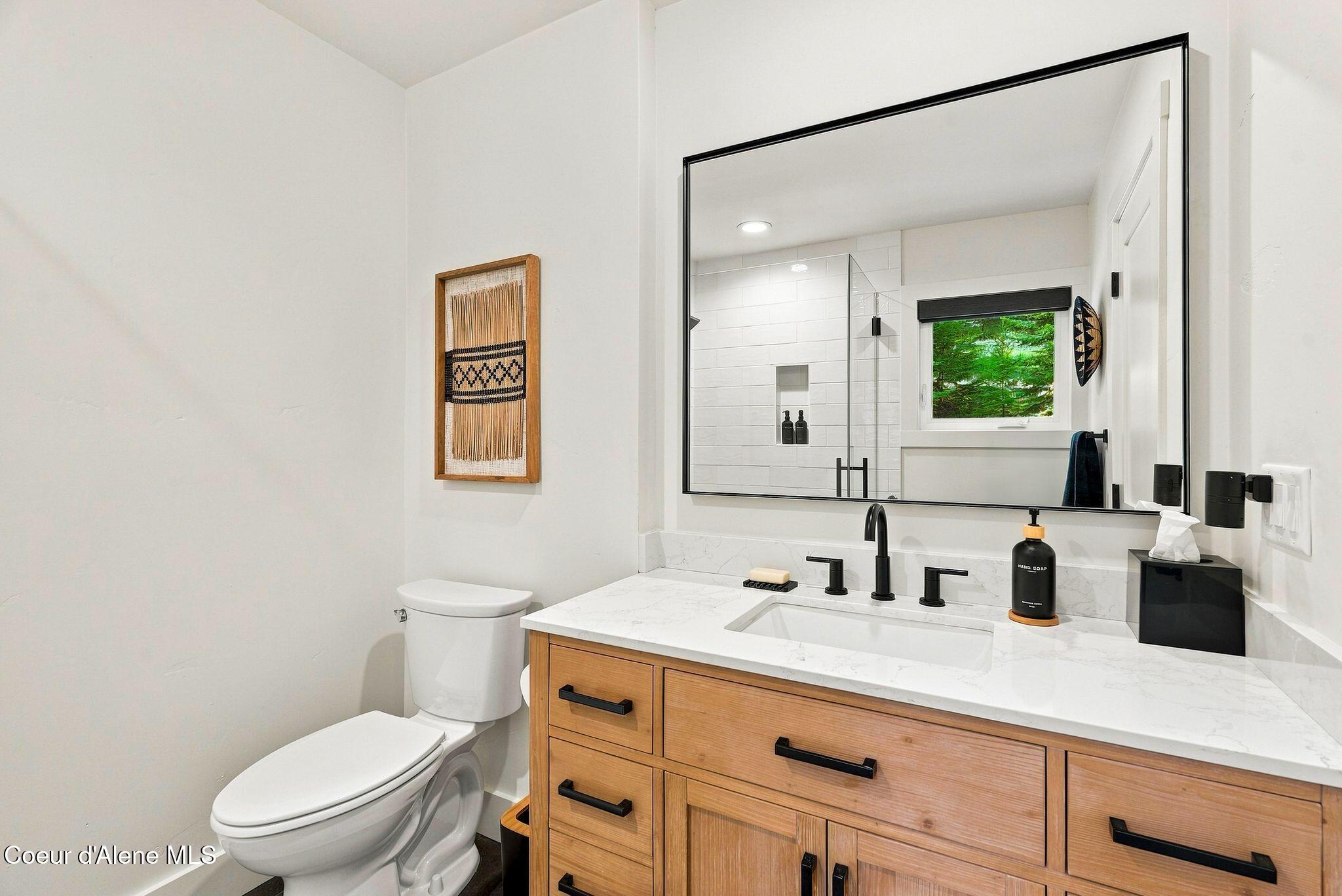7285 East Henry Point Road Hayden, ID 83835 - Photo 26 of 52 Ensuite 1 Bathroom