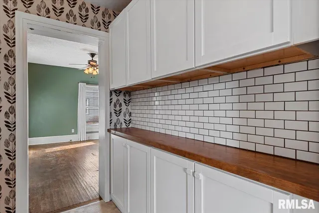 $129,900 | 313 West Van Buren Street, Greenview, IL 62642