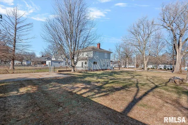 $129,900 | 313 West Van Buren Street, Greenview, IL 62642