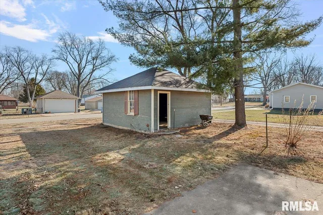 $129,900 | 313 West Van Buren Street, Greenview, IL 62642