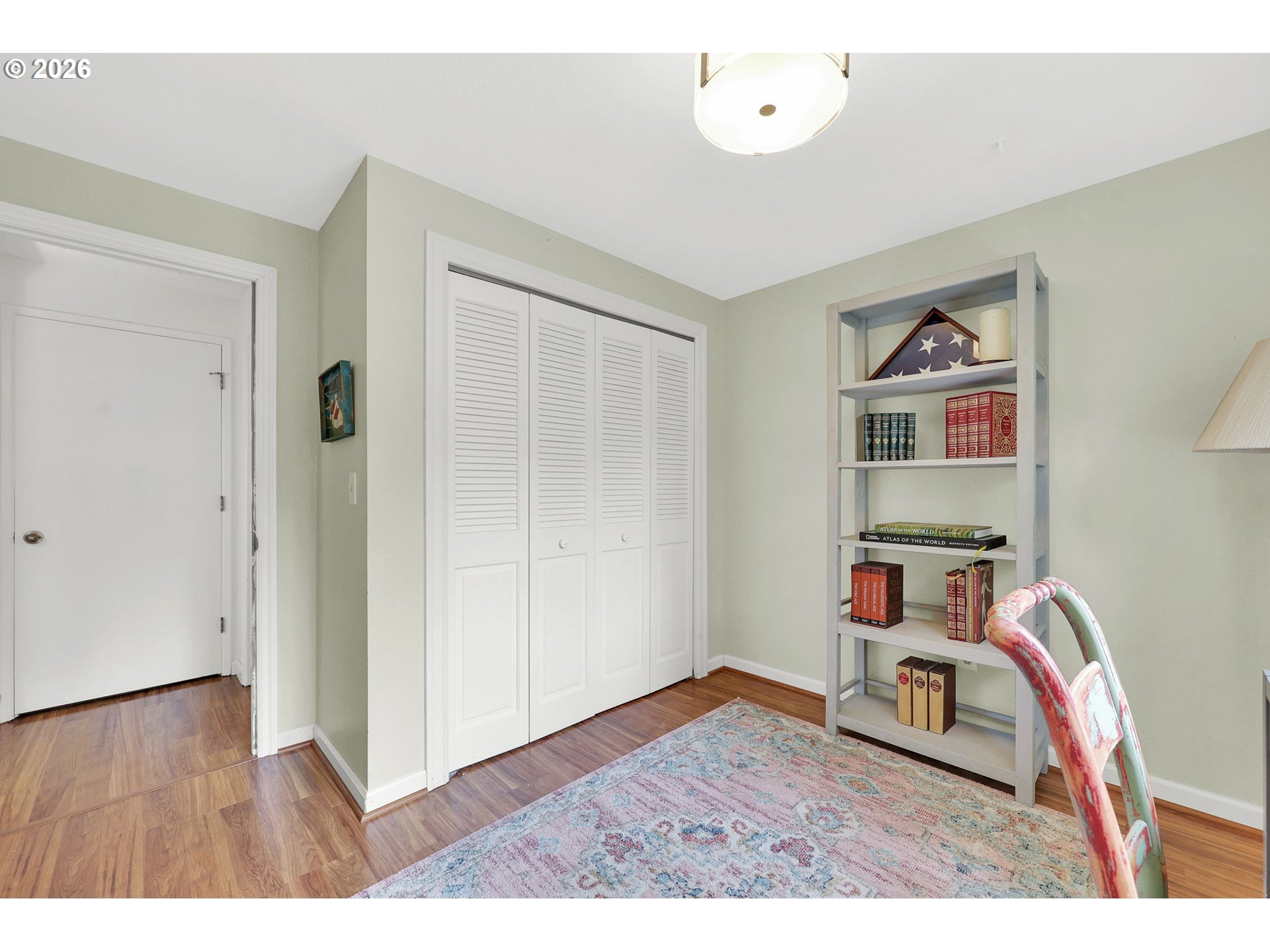 88108 Tiki Lane Springfield, OR 97478 - Photo 26 of 48 a room with furniture and wooden floor