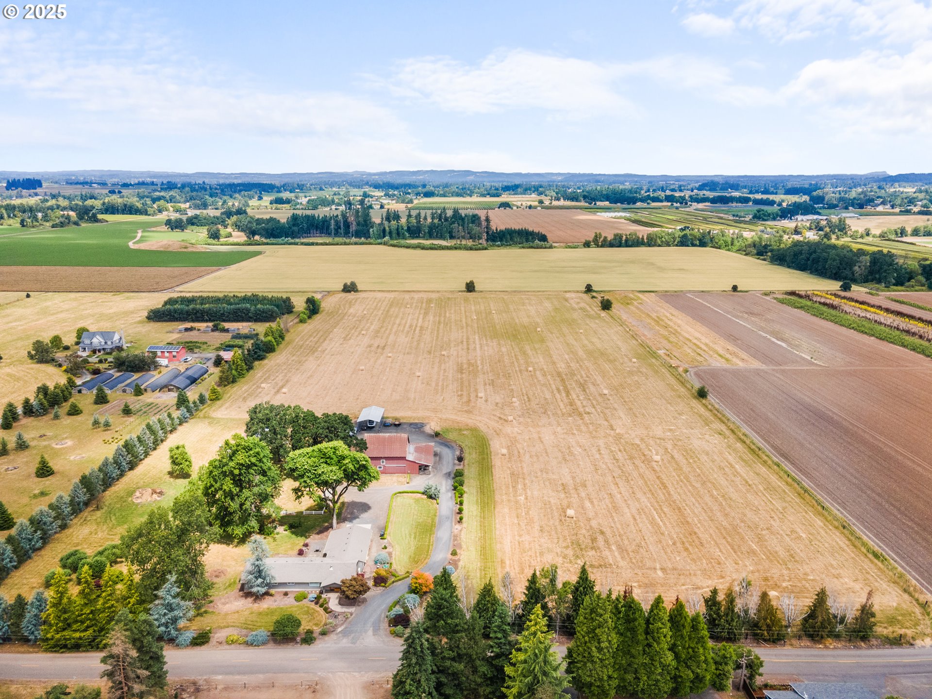 8747 South Heinz Road Canby, OR 97013 - Photo 45 of 48 a view of an ocean with city view