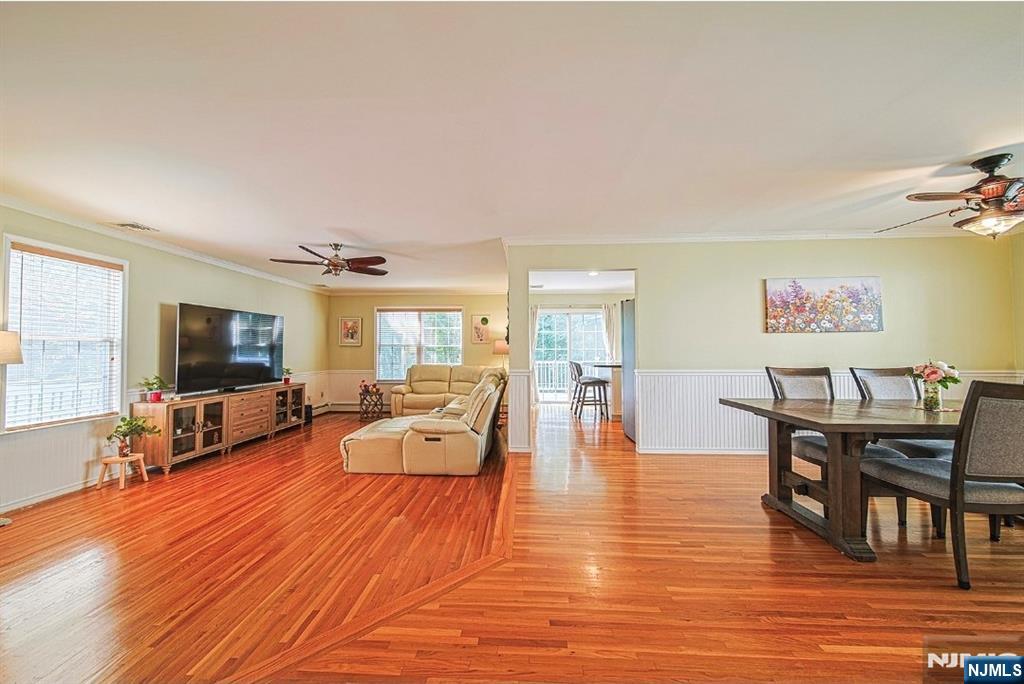 705 Gettysburg Place Paramus, NJ 07652 - Photo 9 of 32