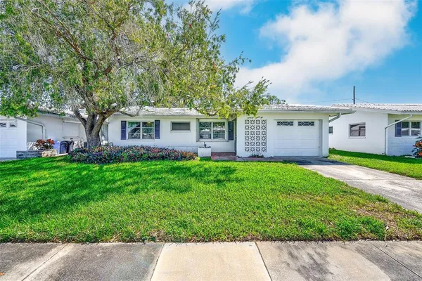 $239,900 | 4192 96th Avenue North, Unit 4192, Pinellas Park, FL 33782